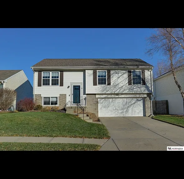 8002 Newport Ave — Photo 1