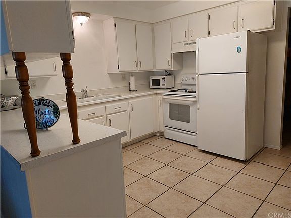 3rd image of 9910 1/2 Cedar St