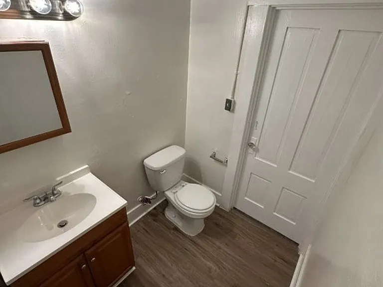 22546 Main St — Photo 9