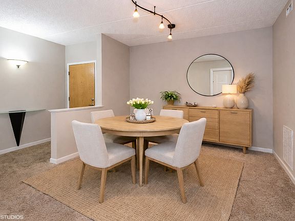4th image of 1479 N Milwaukee Ave APT 101