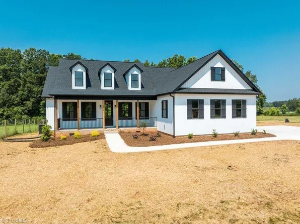 3256 Williston Ct, Walkertown, NC 27051