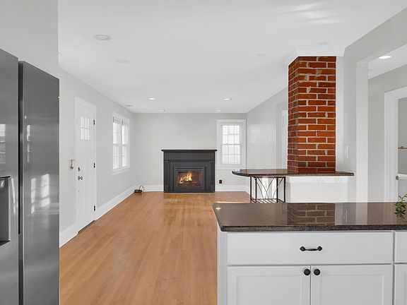 5th image of 4011 Sharon Ct
