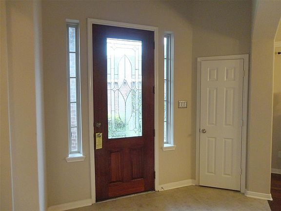 5th image of 2414 Avalon Trace Ln