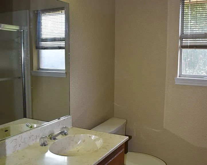 704 Kim Ave — Photo 23
