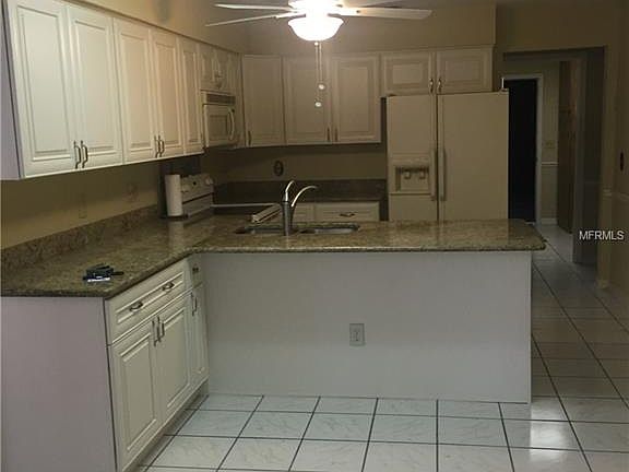4th image of 724 Riverbend Blvd
