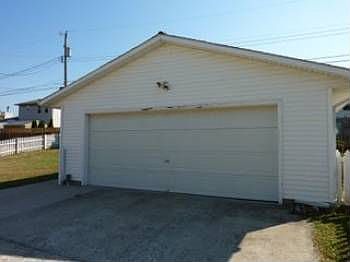 4th image of 6486 Glenmont Dr