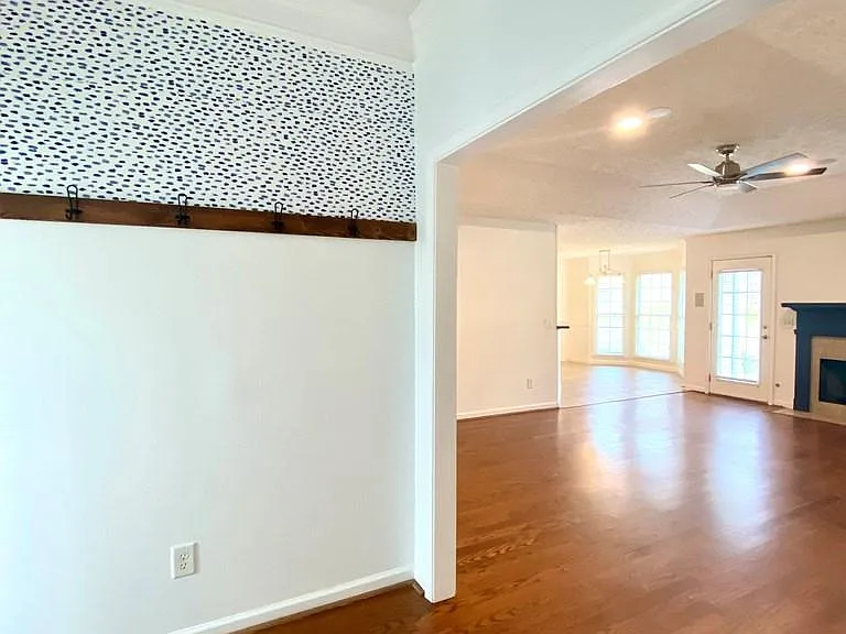 1815 Saffron Ct — Photo 10