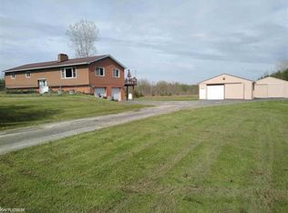 370 Wales Ridge Rd, Goodells, MI 48027