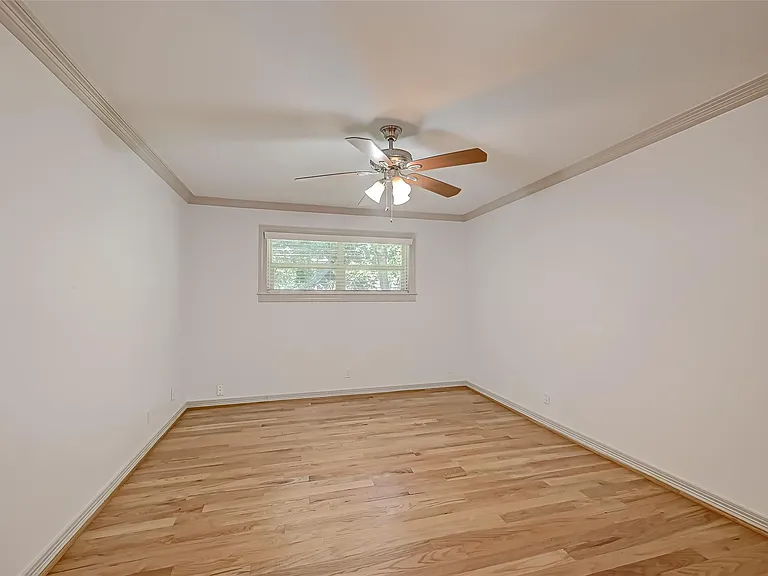 5611 Briarbend Dr — Photo 29