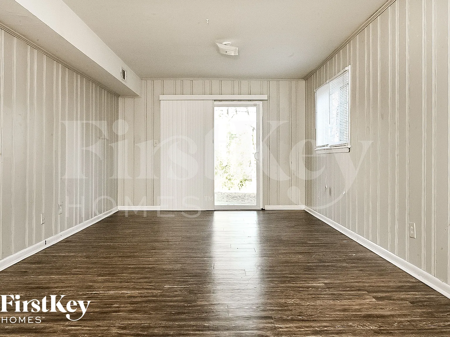 3 bed, 2.0 bath, 1800 sqft, $1,755 — Photo 4