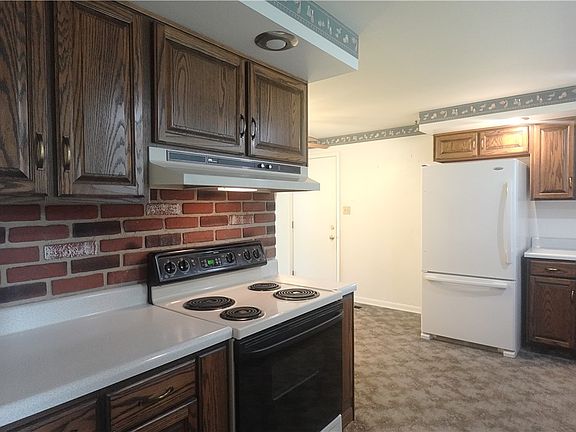 5th image of 416 Rising Hill Dr