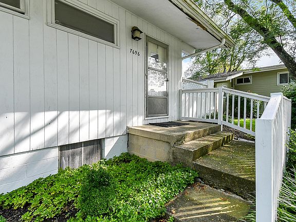 4th image of 7696 Broadwyn Dr