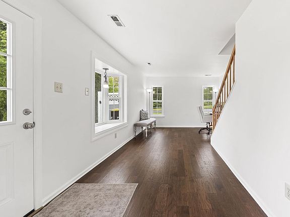 3rd image of 665 Elbow Ln