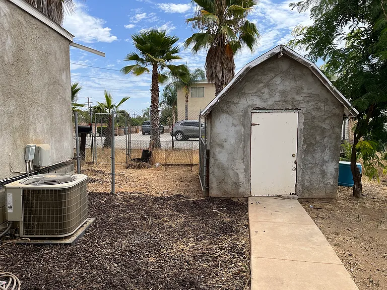 22225 Ellis Ave — Photo 19