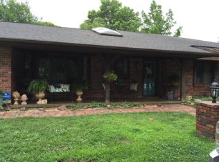 4 Fieldcrest Ln, Saint Joseph, MO 64506