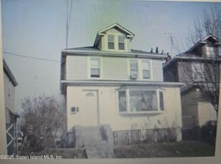 63 Roff St, Staten Island, NY 10304