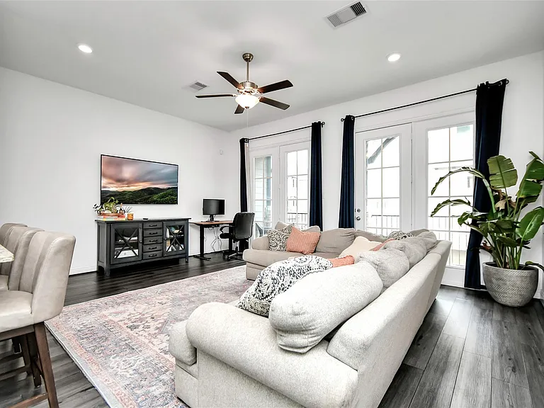 11012 Mikula Dr — Photo 12