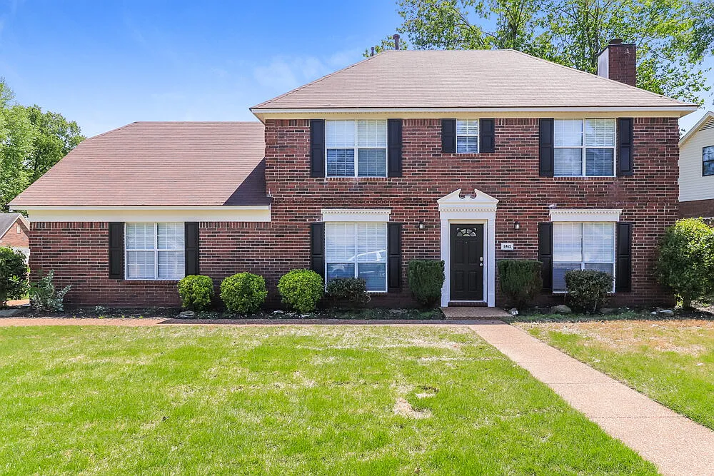 4 bed, 2.5 bath, 2100 sqft, $2,285 — Photo 1