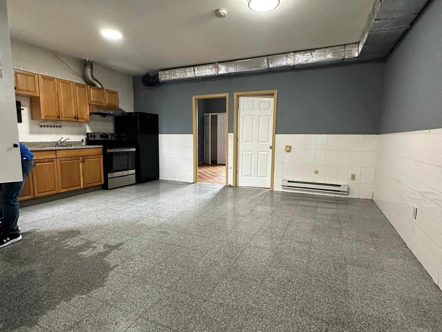 2 bed, 700 sqft, $1,100 — Photo 2