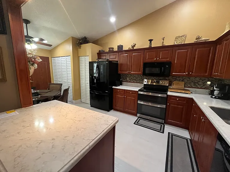 6108 Petunia Rd — Photo 7