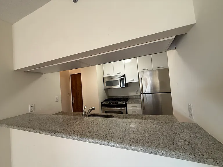 4 Martine Ave #510 — Photo 13