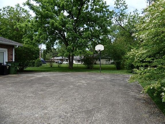 5th image of 311 Grandview Dr