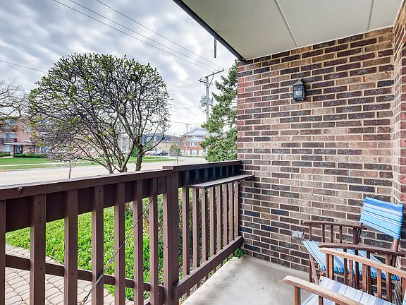 2nd image of 5636 W 103rd St APT 101