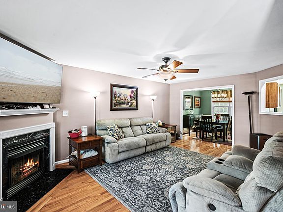 2nd image of 6822 Buck Ln