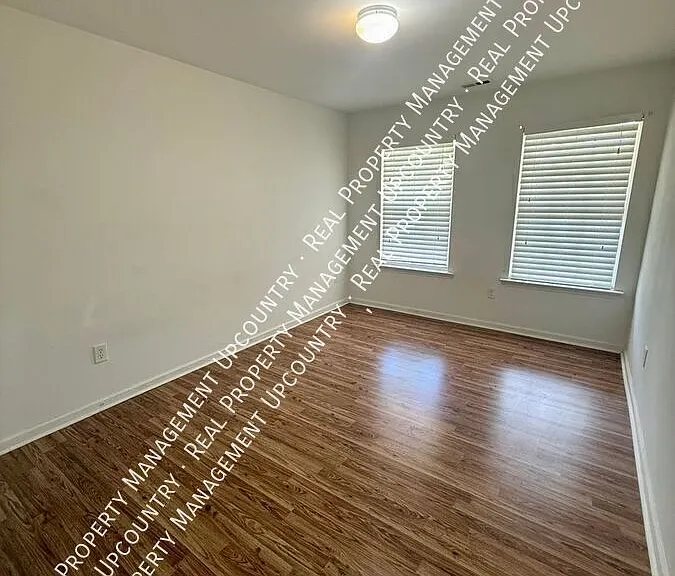 323 Wilmont St — Photo 9