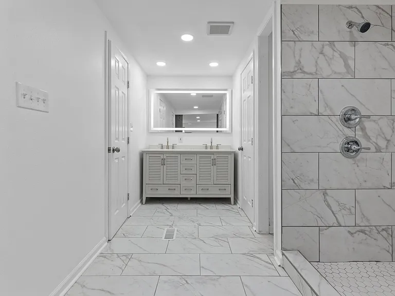 2201 S Pine St #1 — Photo 12