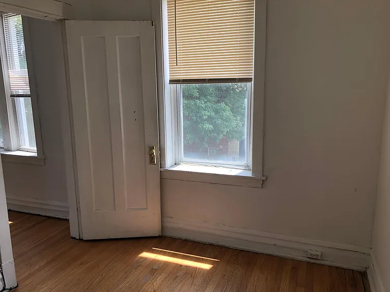 4638 W Barry Ave #2 — Photo 3