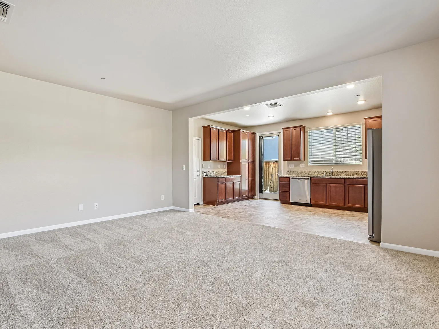 4 bed, 2200 sqft, $3,100 — Photo 1