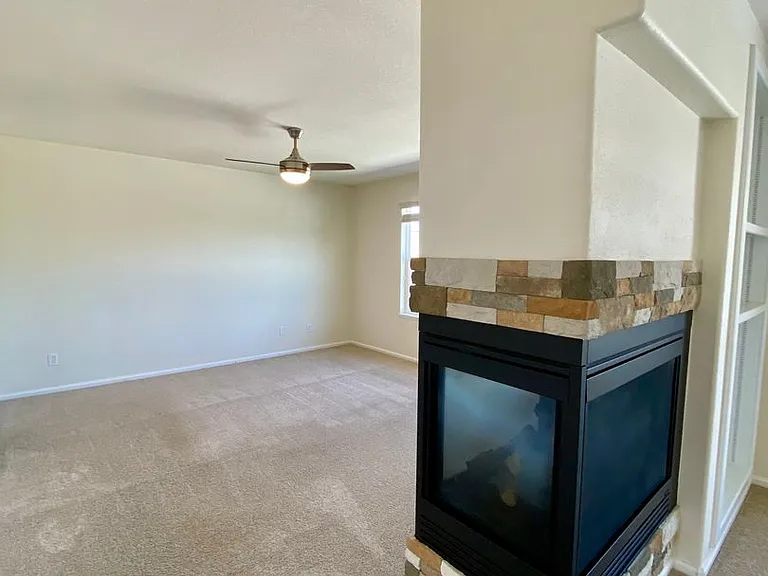 7605 Dobbs Dr — Photo 15