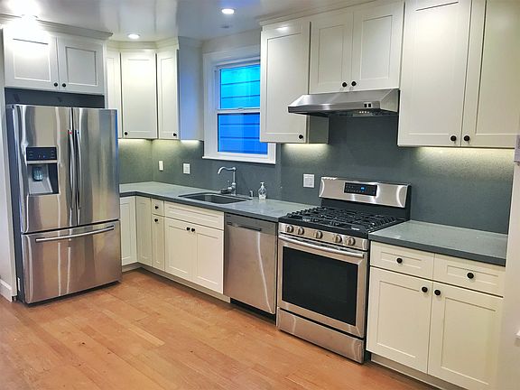 5th image of 89 Peoria St