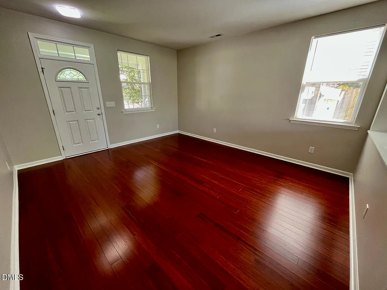 3 bed, 2.5 bath, 2261 sqft, $2,150 — Photo 3