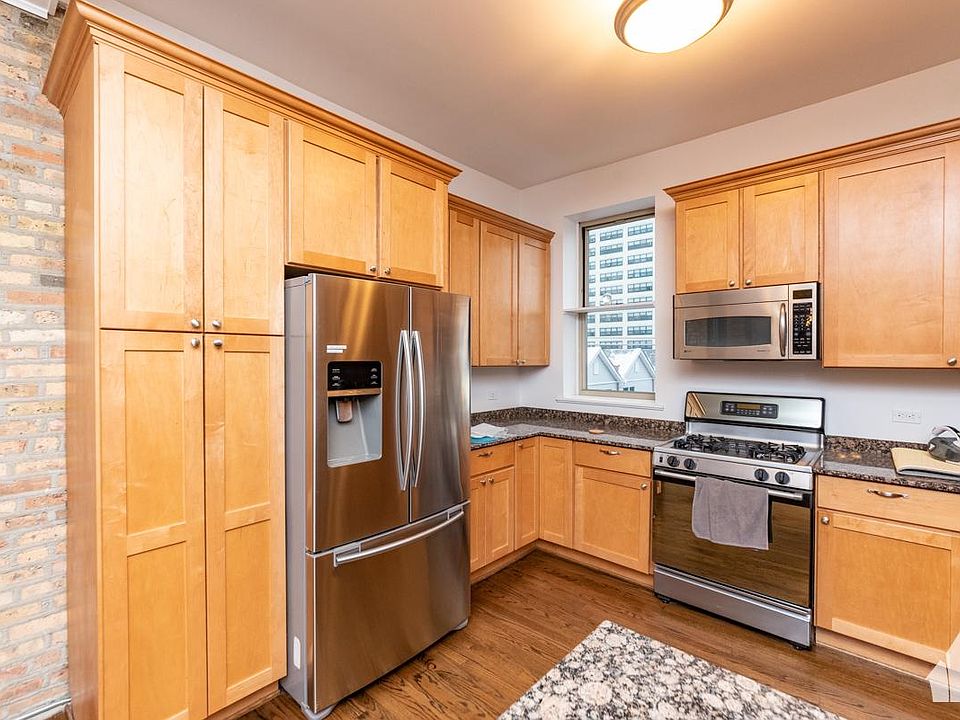1st image of 1049 W Ainslie St #3