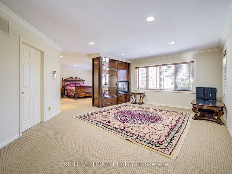 49 Arjay Cres — Photo 35