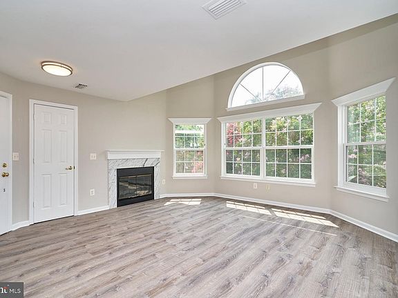 5th image of 5612 Willoughby Newton Dr Unit 28
