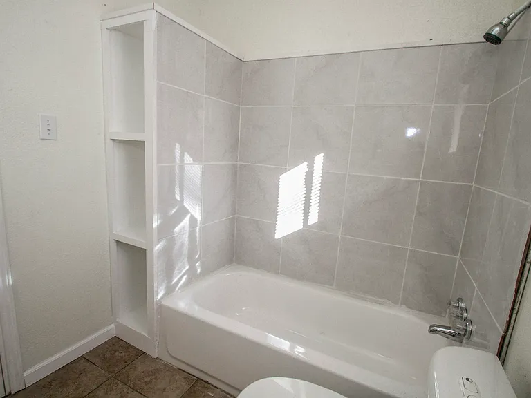 924 Saint James St #1 — Photo 3