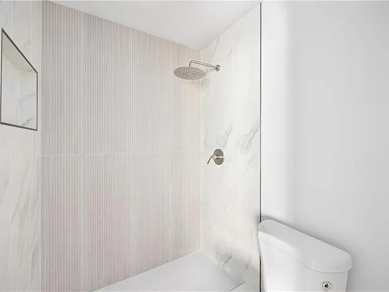 2135 N Fairview St — Photo 8