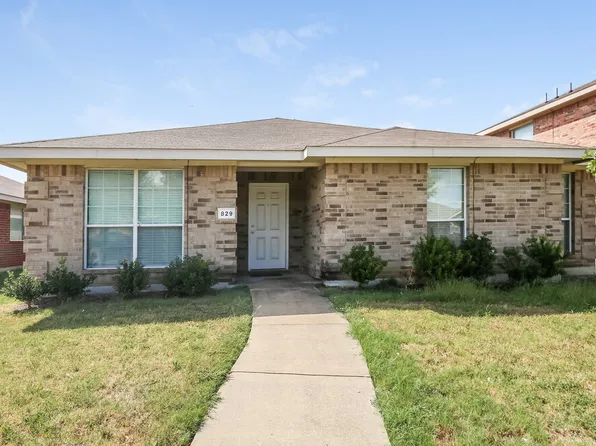 829 Clear Creek Dr, Desoto, TX 75115