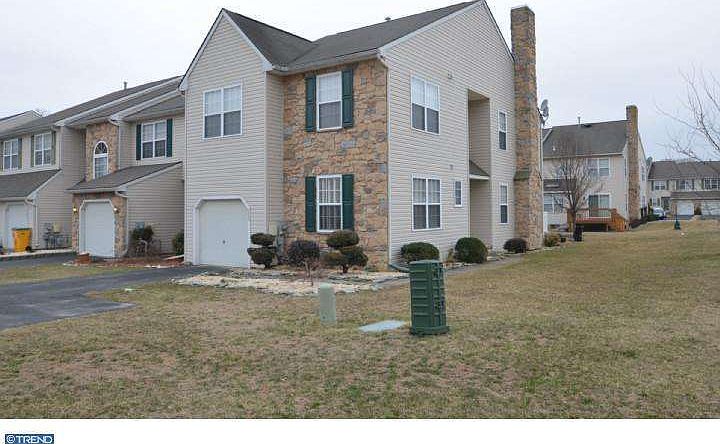 1st image of 210 Beckington Ct