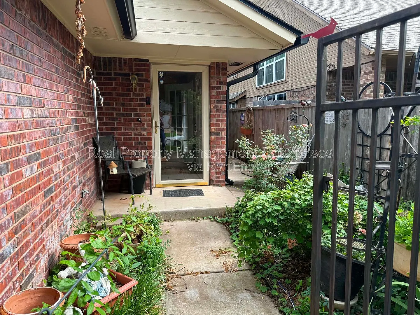 3 bed, 2.0 bath, 1262 sqft, $1,450 — Photo 4