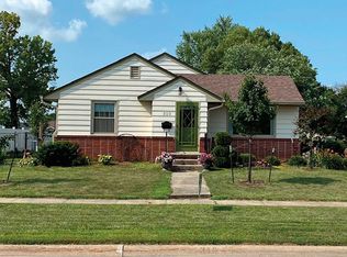 310 E 1st Ave, Indianola, IA 50125