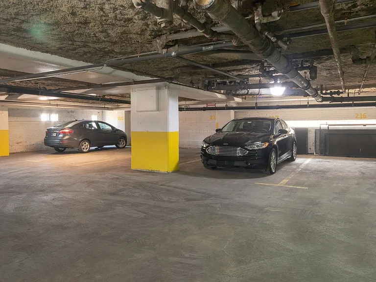 4100 N. Marine Dr. — Photo 10