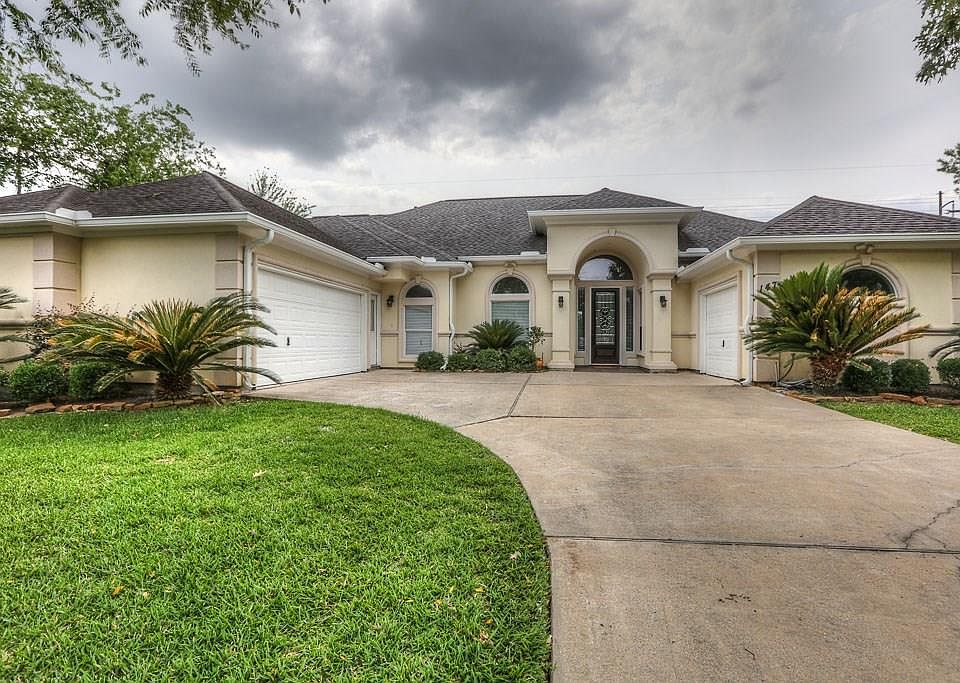 1st image of 147 Brookgreen Cir N