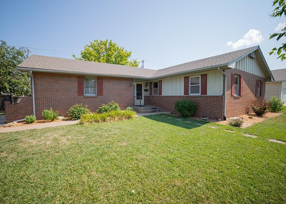 1st image of 1307 Lynn Dr