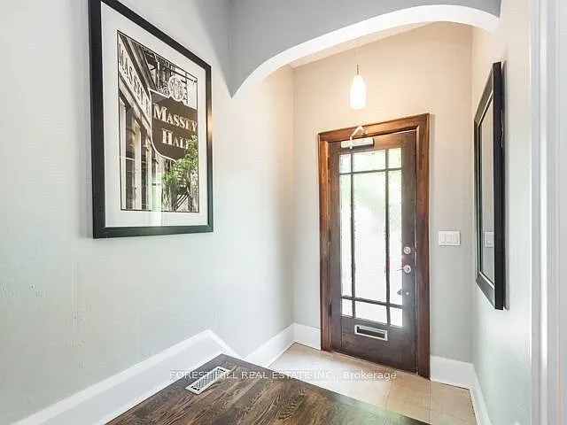 42 Astley Ave #LOWER — Photo 2