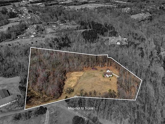 5th image of 281 Penn Lake Dr