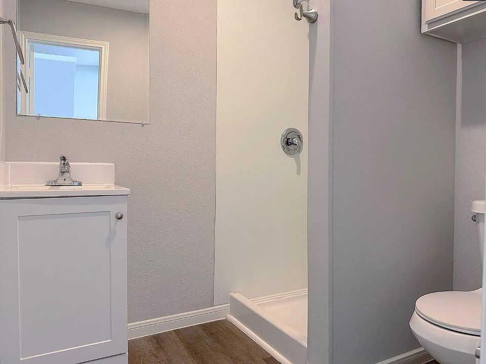 2nd image of 2703 Brewster St
